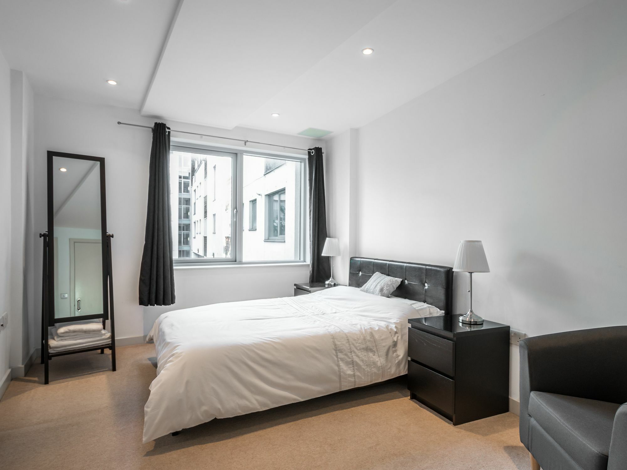 City Center Apartment Bedford Bagian luar foto