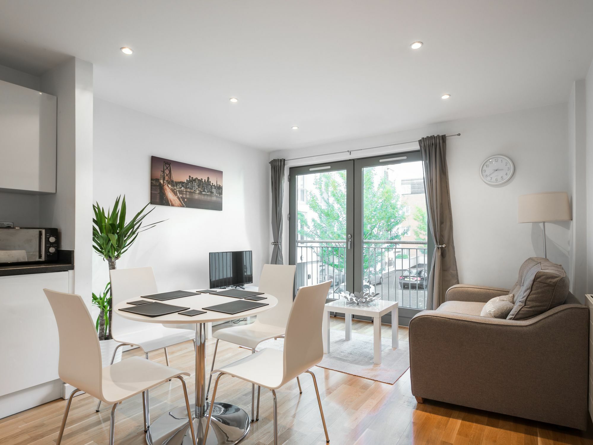 City Center Apartment Bedford Bagian luar foto